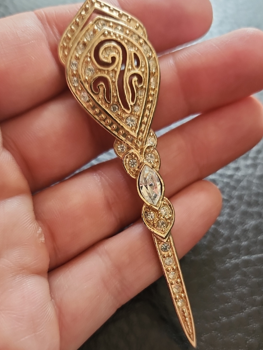 VTG ROMAN brooch